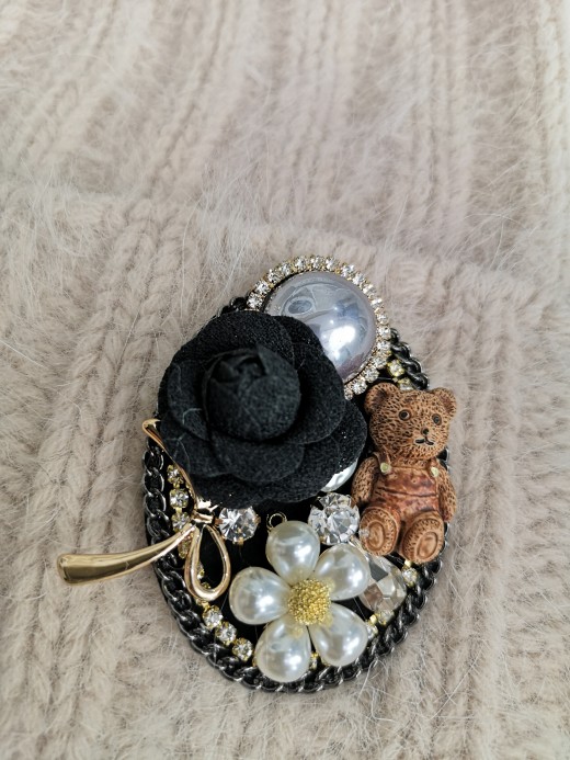 Broszka MEDALION BEAR